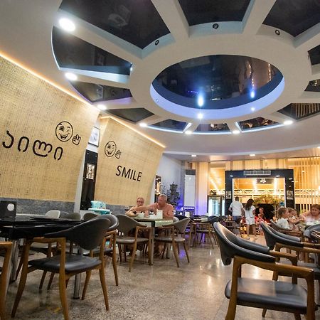 Hotel Smile Kobuleti ภายนอก รูปภาพ