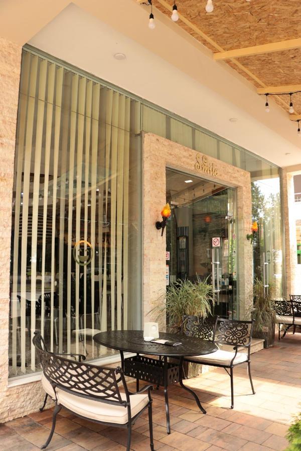 Hotel Smile Kobuleti ภายนอก รูปภาพ