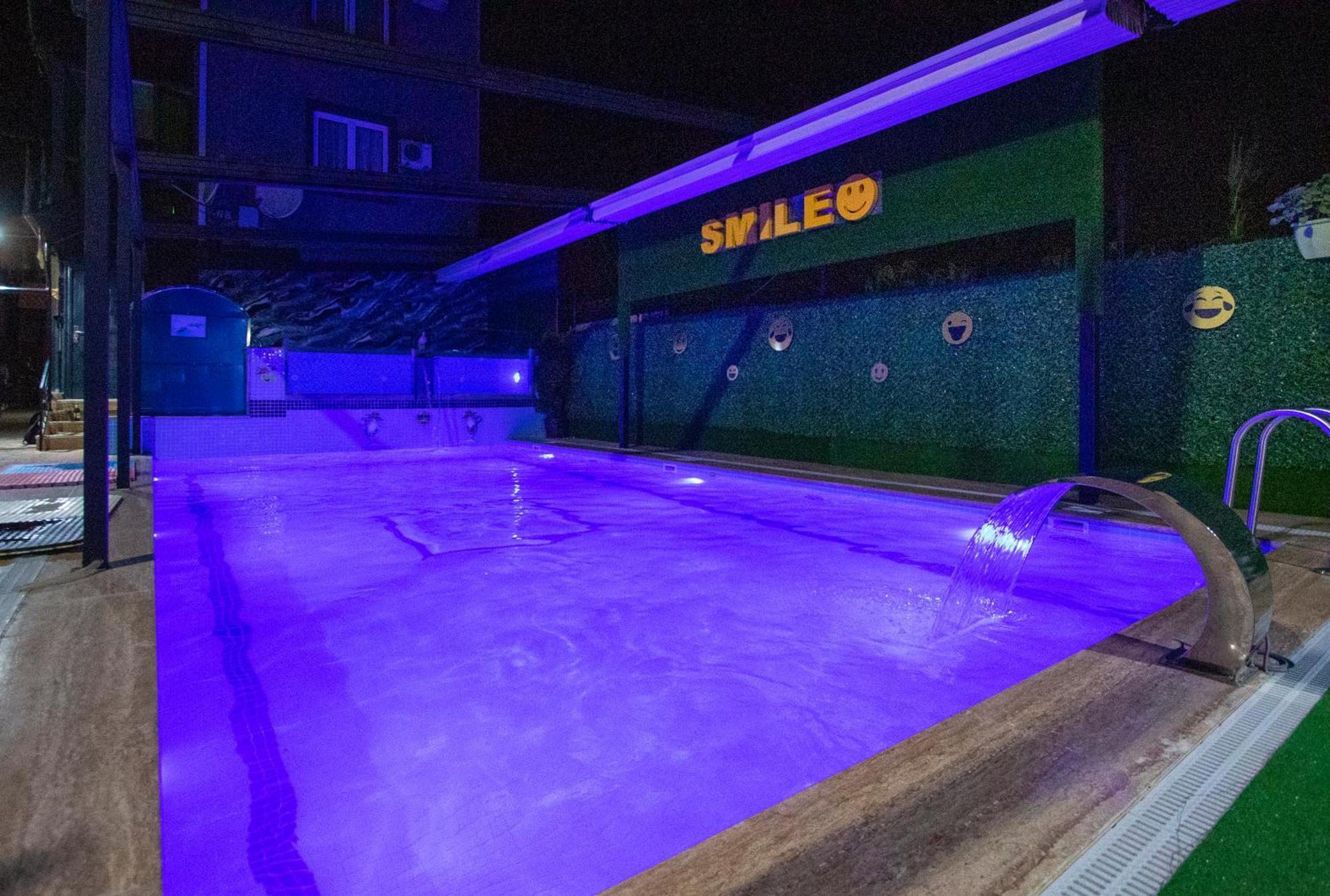 Hotel Smile Kobuleti ภายนอก รูปภาพ