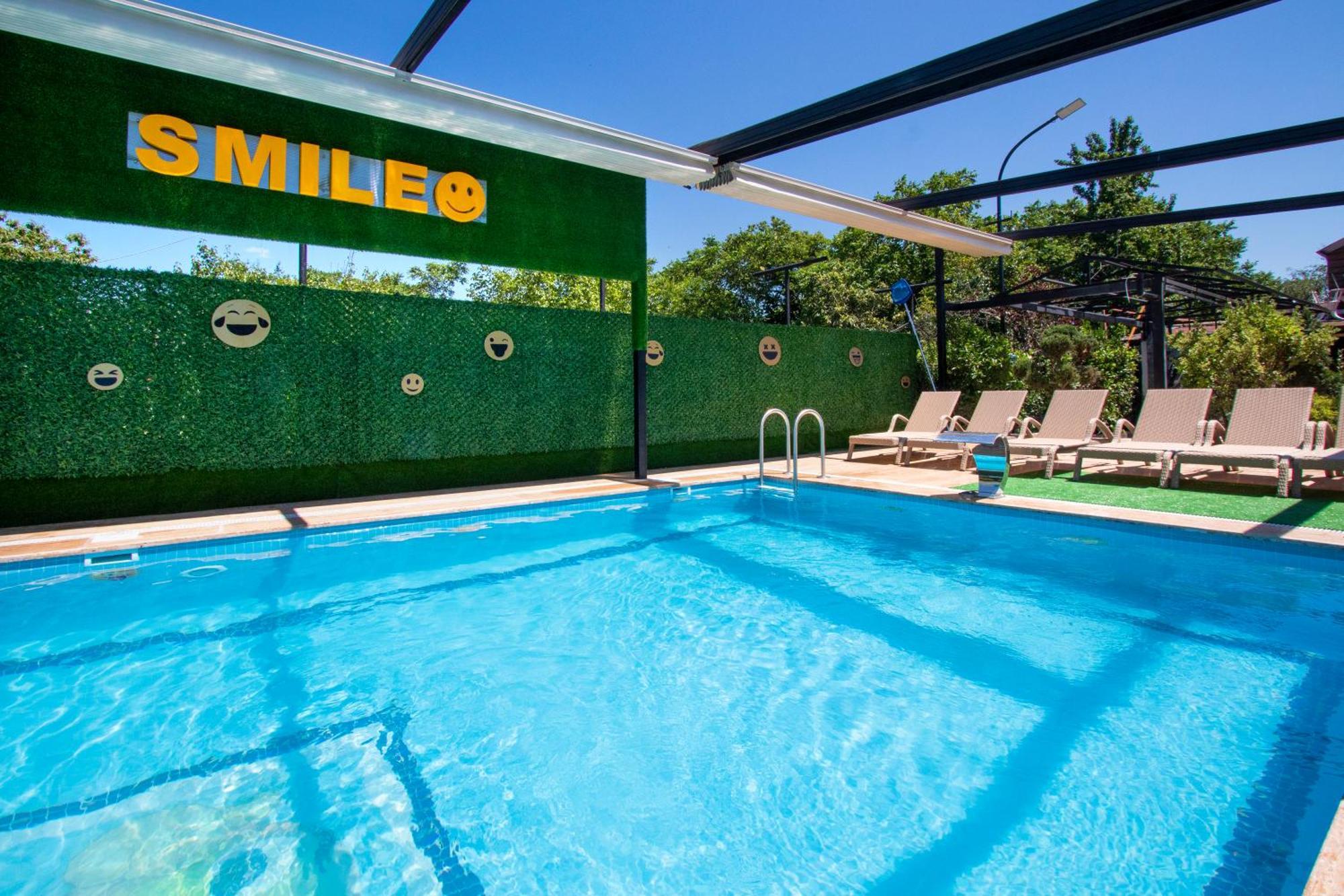 Hotel Smile Kobuleti ภายนอก รูปภาพ